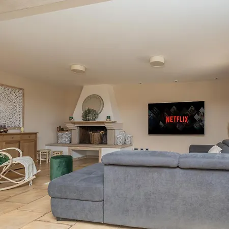 Patrizia-luxury House 올비아