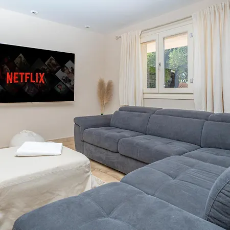 Patrizia-luxury House Apartment