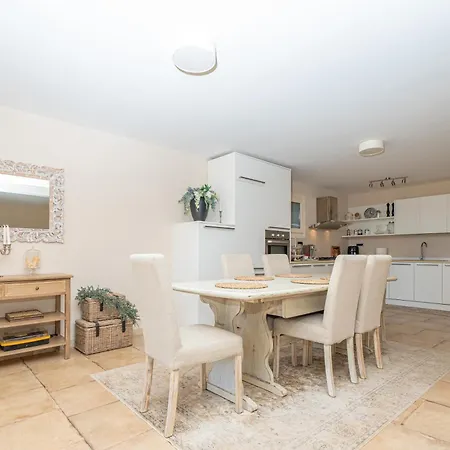 Patrizia-luxury House 올비아