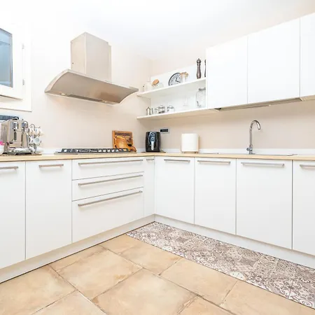 Patrizia-luxury House *